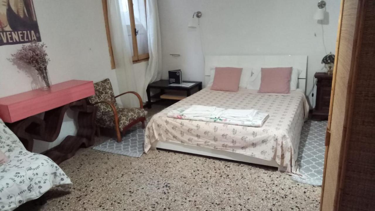 Couette-café Bed & Red Roses Palace Muazzo